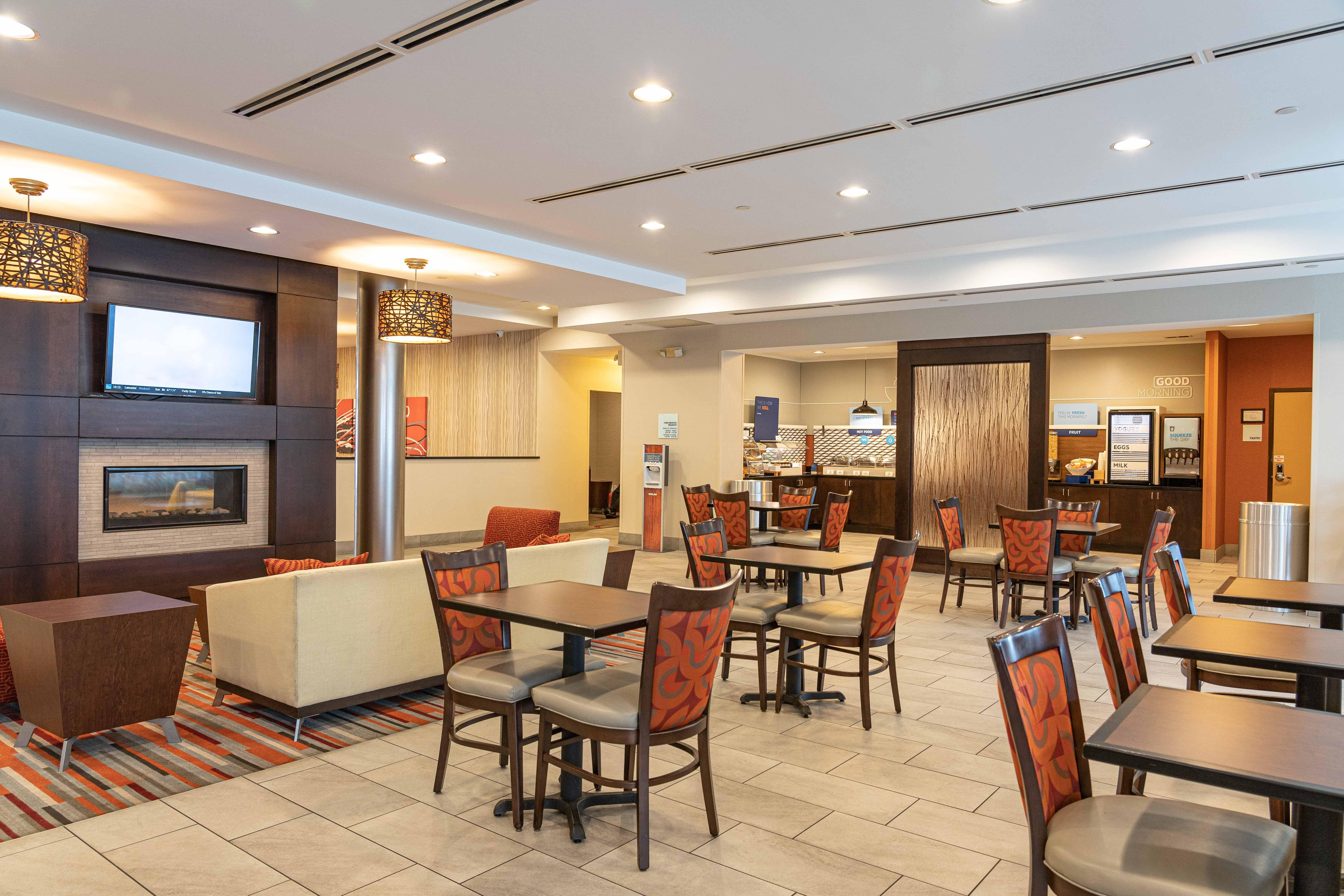 Holiday Inn Express & Suites Columbus - Easton Area By Ihg Gahanna Exterior foto